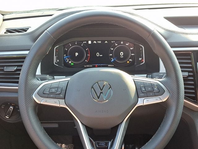 2022 Volkswagen Atlas Cross Sport 2.0T SEL R-Line