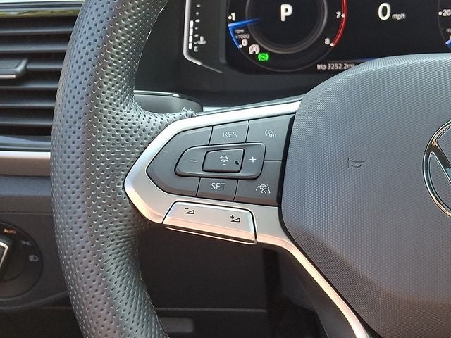 2022 Volkswagen Atlas Cross Sport 2.0T SEL R-Line