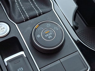2022 Volkswagen Atlas Cross Sport 2.0T SEL R-Line