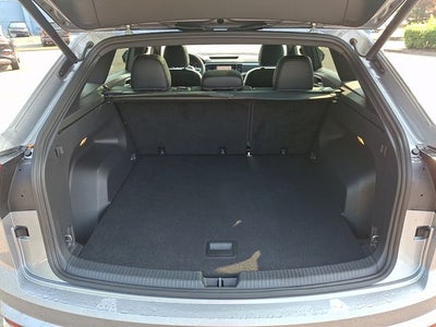 2022 Volkswagen Atlas Cross Sport 2.0T SEL R-Line
