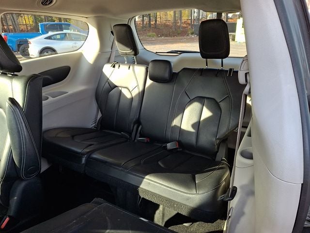 2022 Chrysler Pacifica Hybrid Touring L