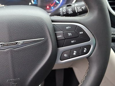 2024 Chrysler Pacifica Hybrid Select