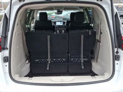 2024 Chrysler Pacifica Hybrid Select