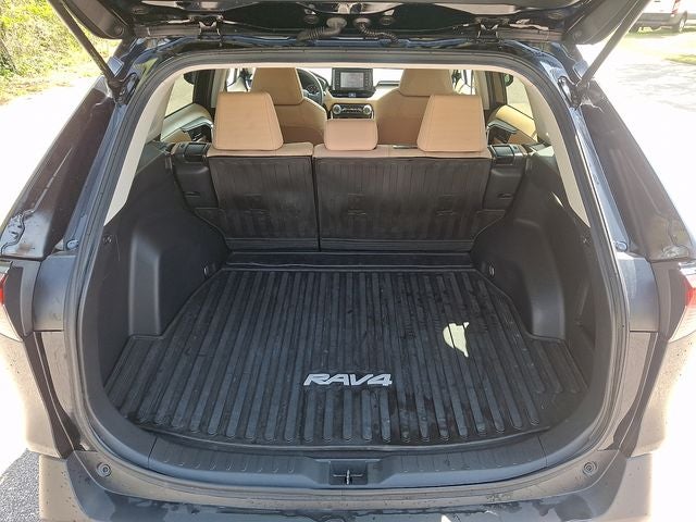 2022 Toyota RAV4 Hybrid LE