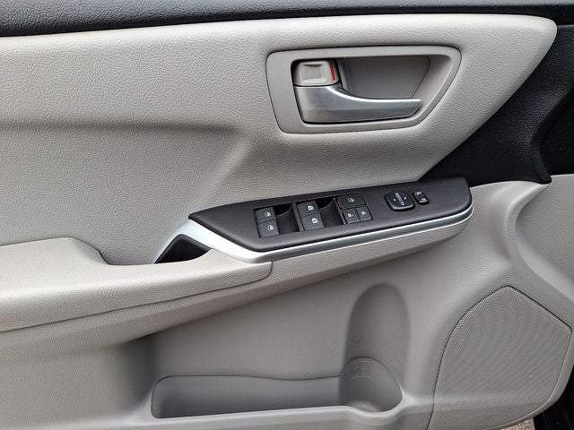 2017 Toyota Camry Hybrid LE