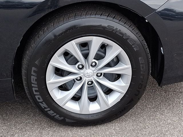 2017 Toyota Camry Hybrid LE