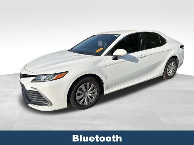 2022 Toyota Camry Hybrid LE