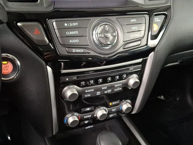 2019 Nissan Pathfinder SV