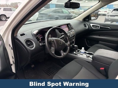 2019 Nissan Pathfinder SV