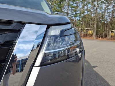 2022 Nissan Pathfinder SV