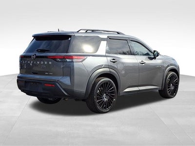 2022 Nissan Pathfinder SV