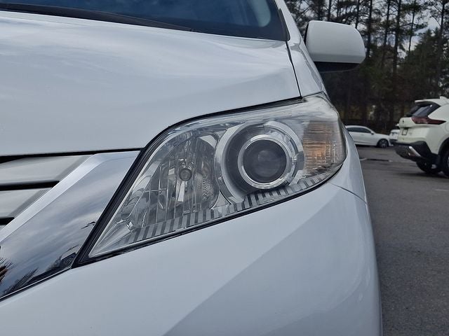2015 Toyota Sienna LE 8 Passenger