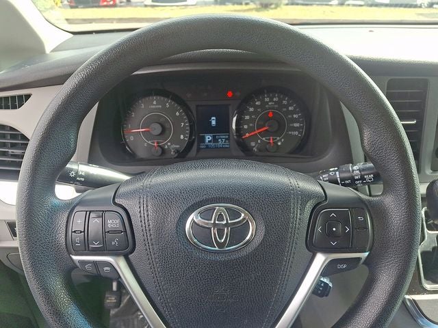 2015 Toyota Sienna LE 8 Passenger