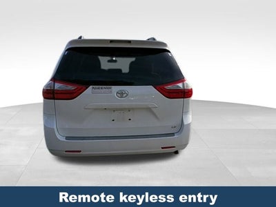 2015 Toyota Sienna LE 8 Passenger