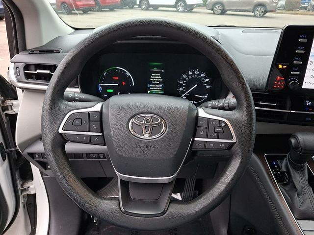 2021 Toyota Sienna LE 8 Passenger