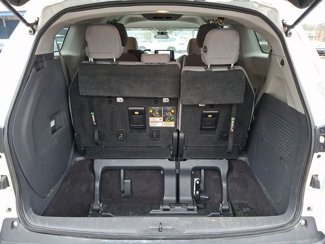 2021 Toyota Sienna LE 8 Passenger