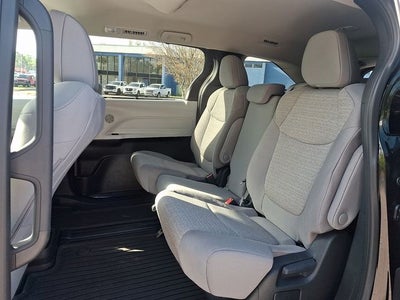 2025 Toyota Sienna LE 8 Passenger