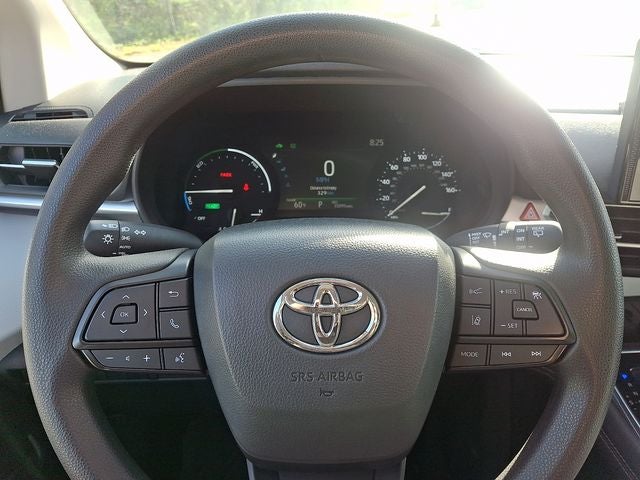 2025 Toyota Sienna LE 8 Passenger