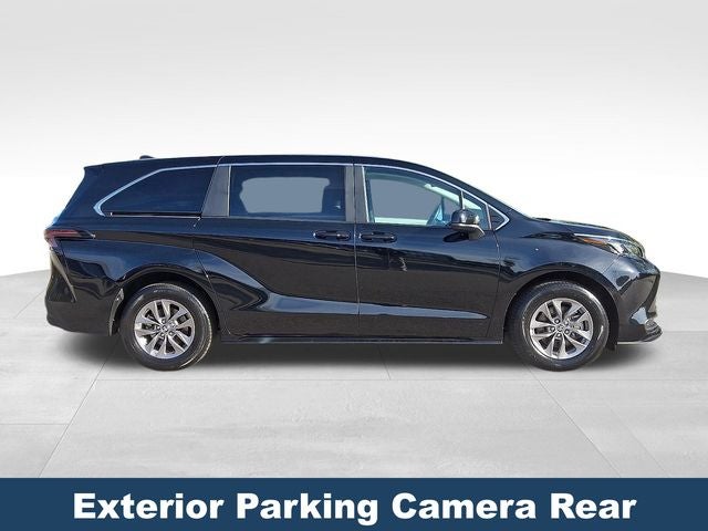 2025 Toyota Sienna LE 8 Passenger