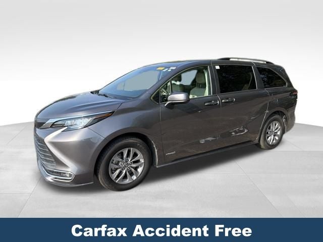 2021 Toyota Sienna XLE 8 Passenger