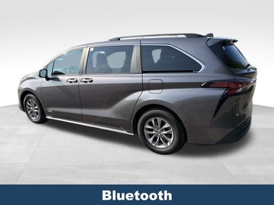 2021 Toyota Sienna XLE 8 Passenger