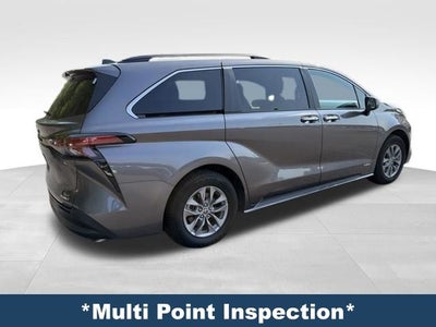 2021 Toyota Sienna XLE 8 Passenger