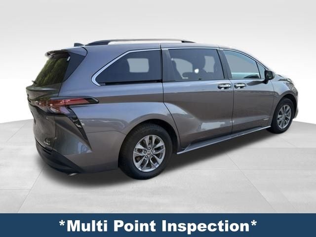 2021 Toyota Sienna XLE 8 Passenger