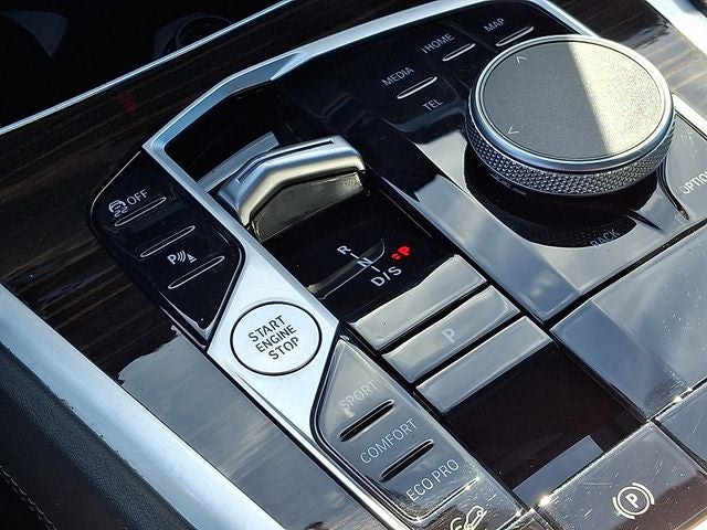 2025 BMW X6 xDrive40i