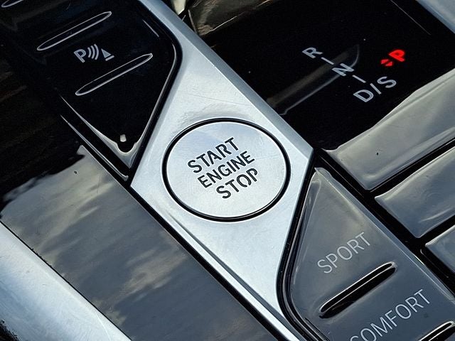 2025 BMW X6 xDrive40i