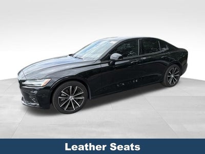 2023 Volvo S60 Recharge Plug-In Hybrid T8 Plus Dark Theme