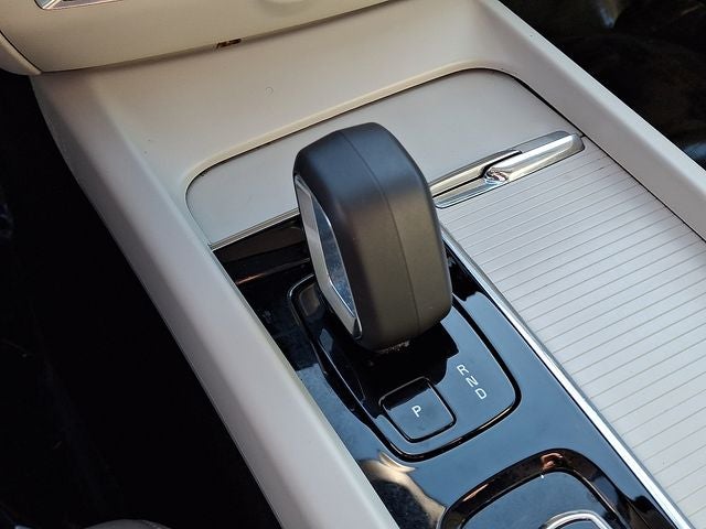 2024 Volvo S60 B5 Core Dark Theme