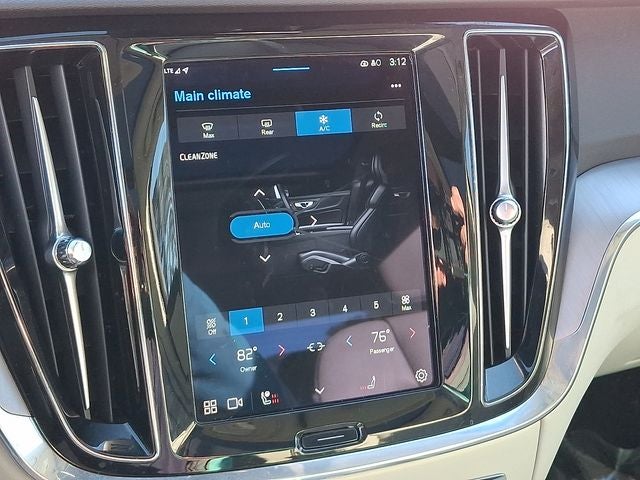 2024 Volvo S60 B5 Core Dark Theme