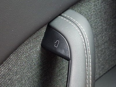 2023 Tesla Model X Base