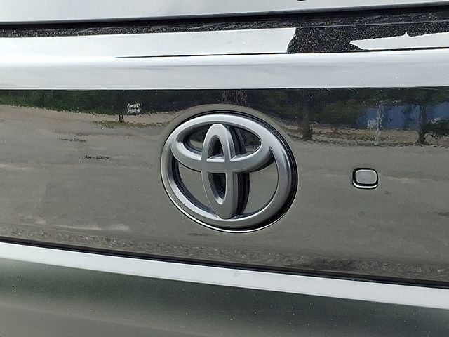 2024 Toyota Sequoia SR5