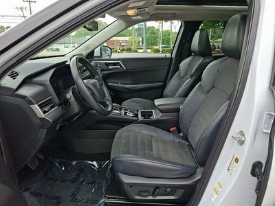 2023 Mitsubishi Outlander SE