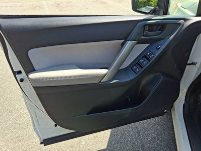 2016 Subaru Forester 2.5i