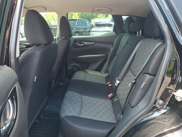 2022 Nissan Rogue Sport SV