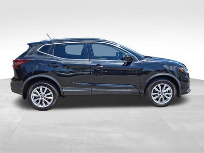 2022 Nissan Rogue Sport SV
