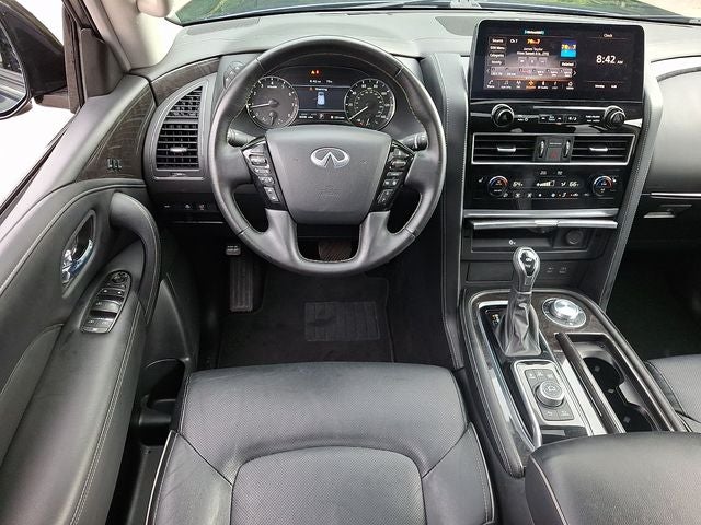 2024 INFINITI QX80 LUXE