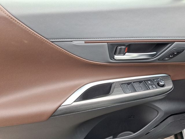 2024 Toyota Venza LE