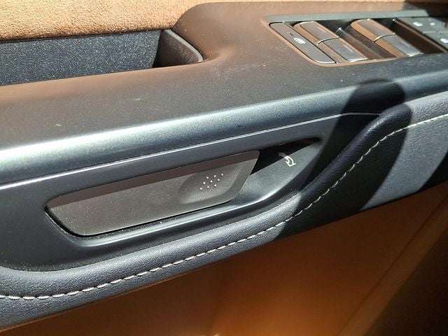 2023 Lexus RZ 450e Luxury