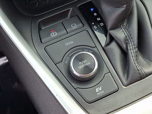 2023 Toyota RAV4 Hybrid SE