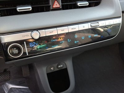 2024 Hyundai IONIQ 5 SE Standard Range