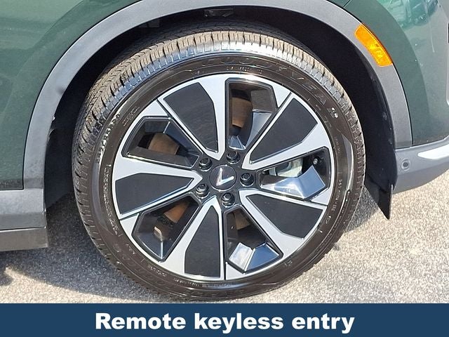 2023 VinFast VF 8 Plus