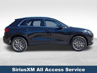 2022 Audi Q3 Premium quattro