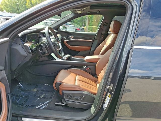2019 Audi e-tron Prestige quattro