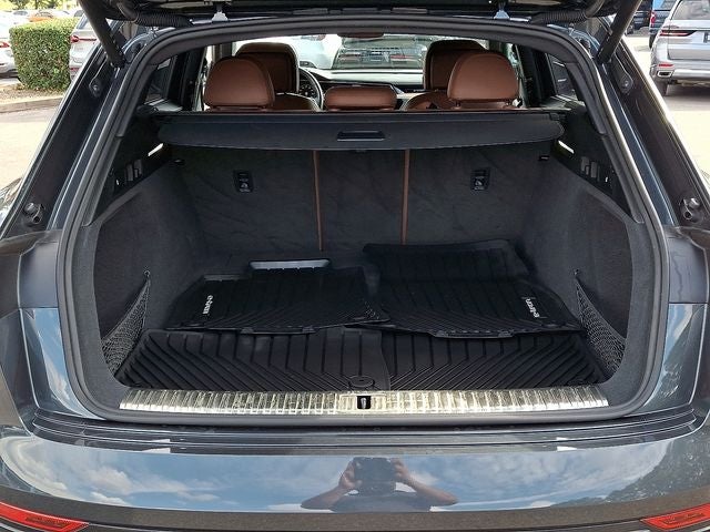 2019 Audi e-tron Prestige quattro