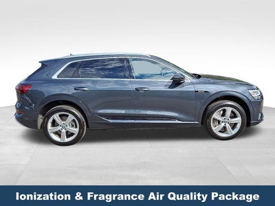 2019 Audi e-tron Prestige quattro