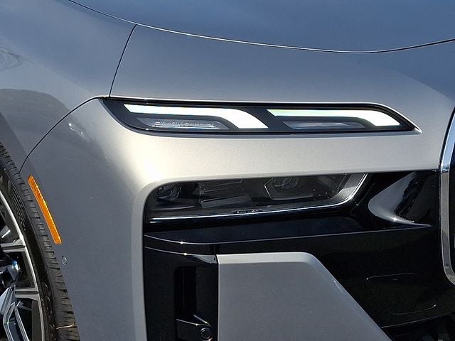 2025 BMW 7 Series 740i