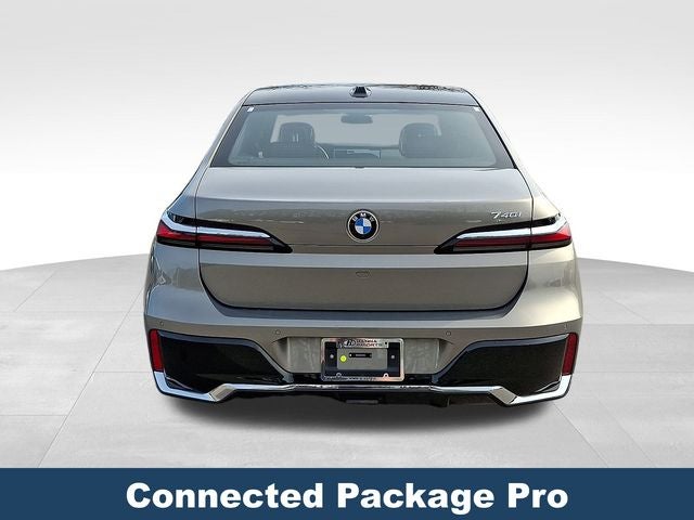 2025 BMW 7 Series 740i
